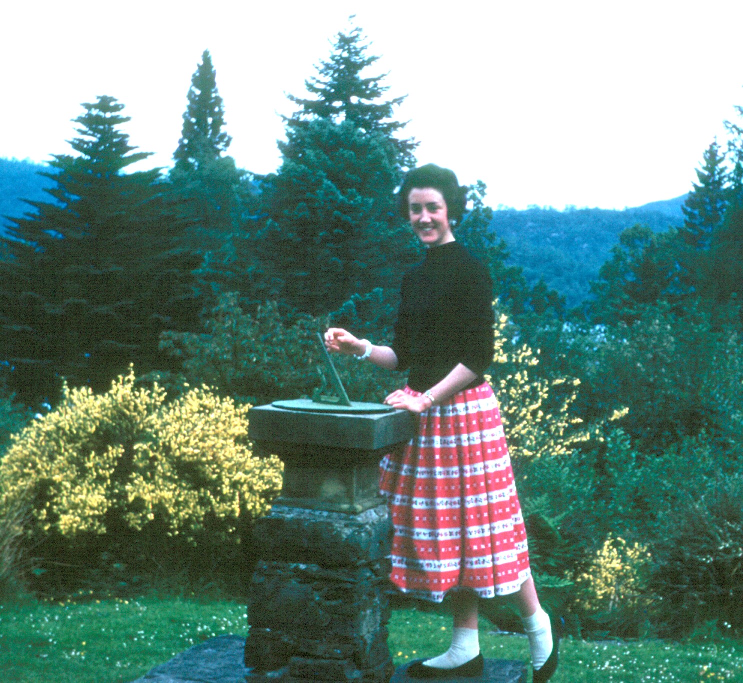 5800102s 10 June 1958 - Betty at Loch Lomond Youth Hostel