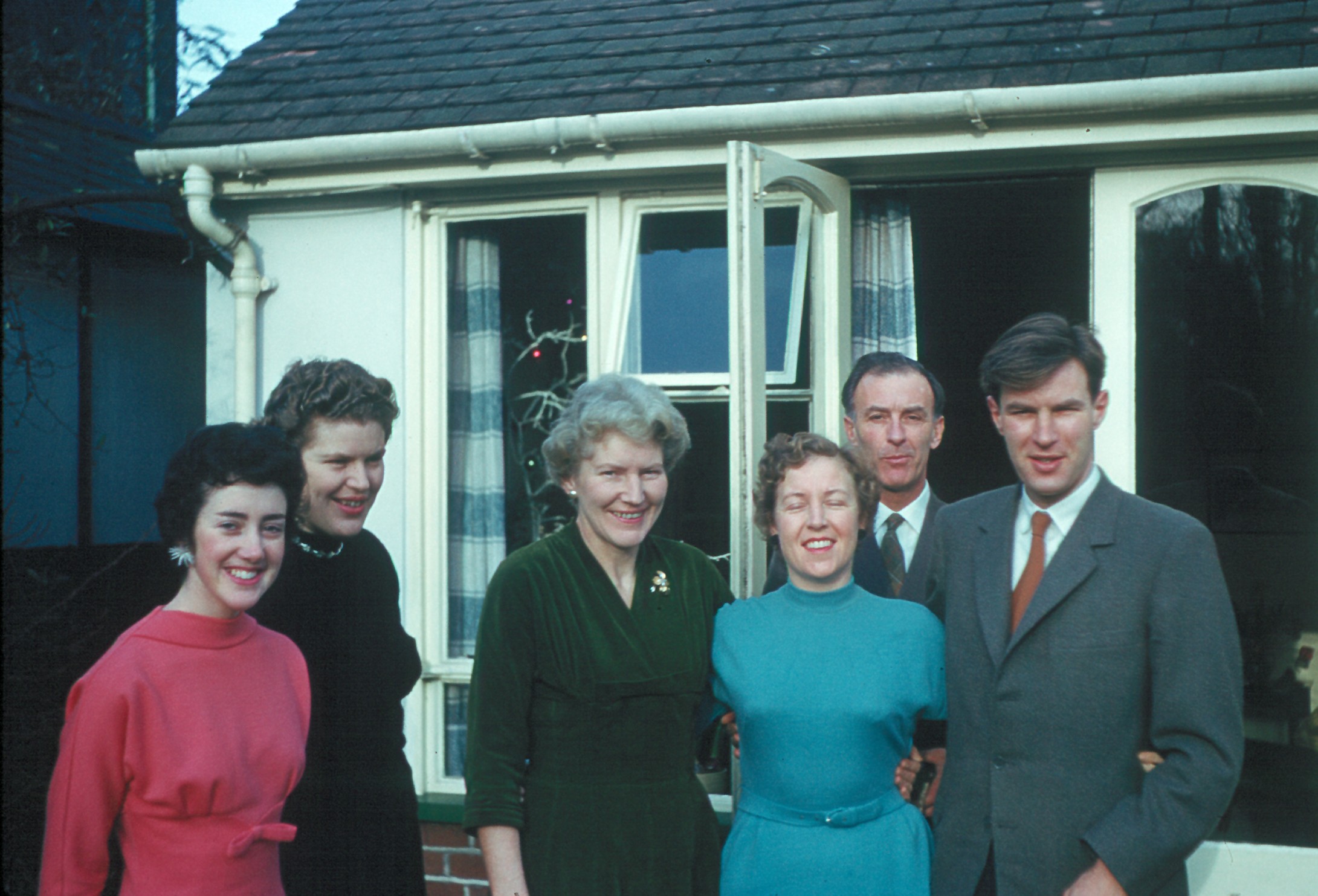 5800126s Christmas 1958 - Betty stayed with us for Christmas at Hampton the year before we were married.