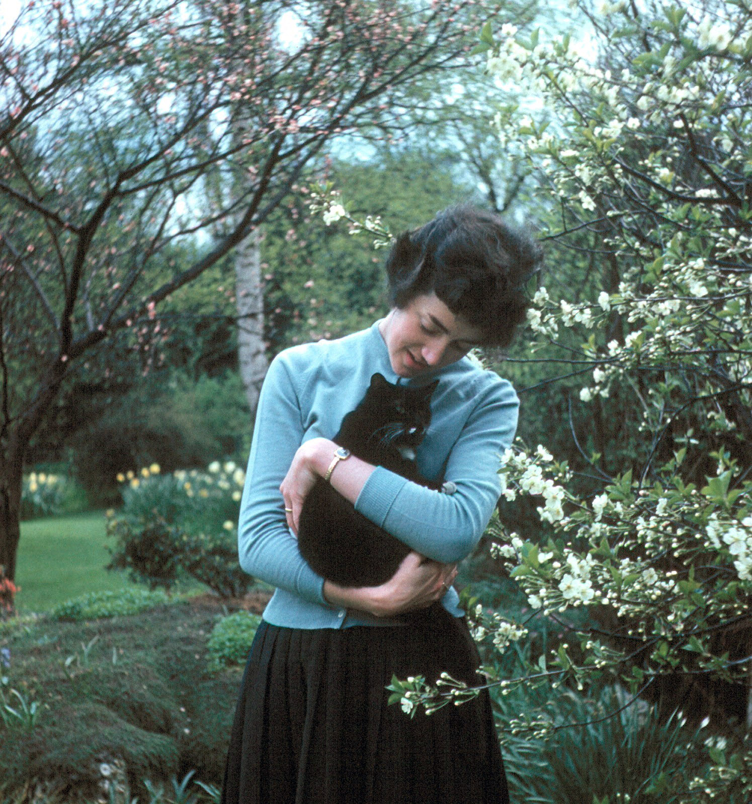 6000329s1 April 1960 - Koshka with Betty at Hampton