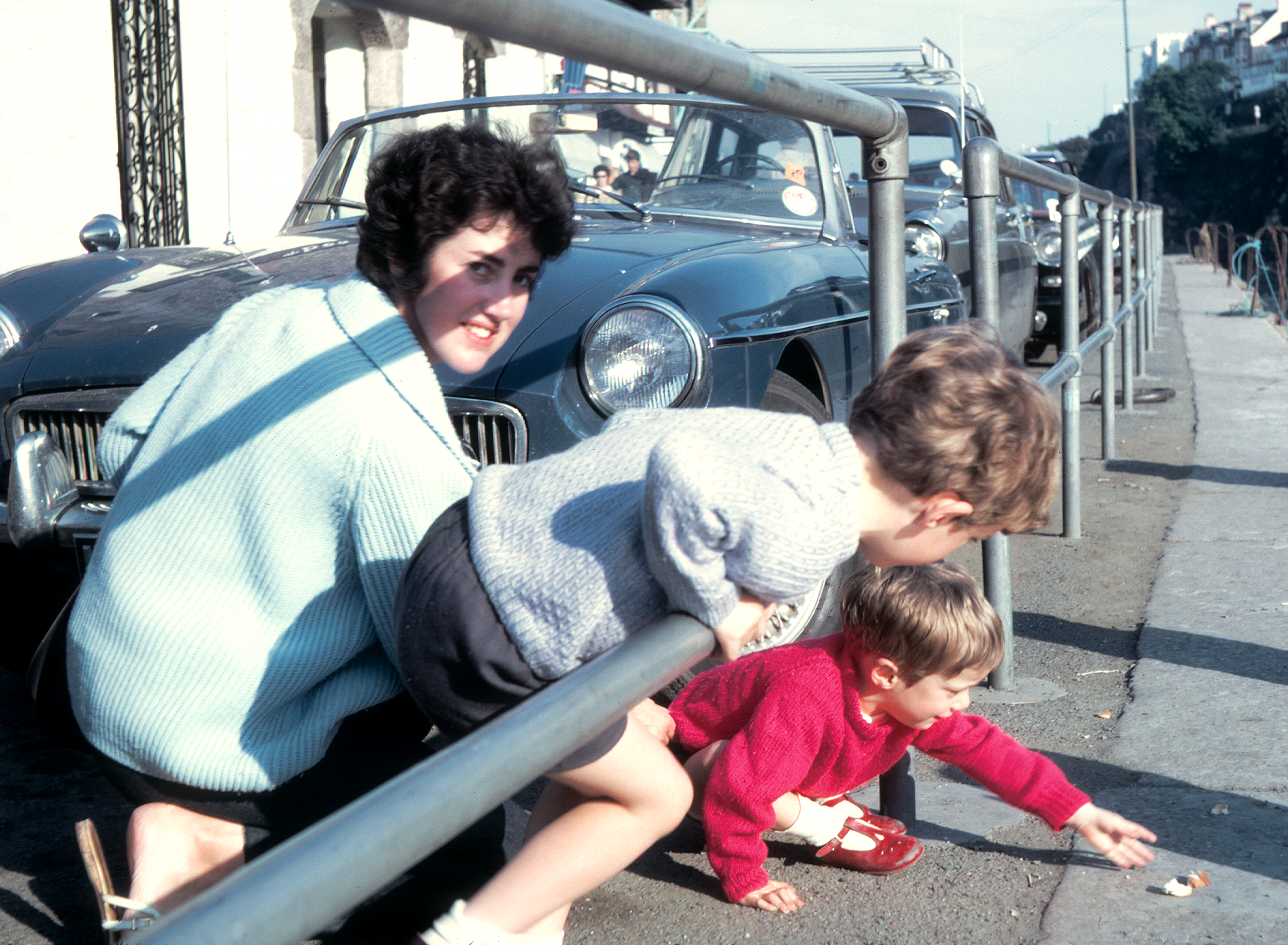 6801608k May 1968 - Betty with Simon and Jonathan in the queue for the ferry at Looe.