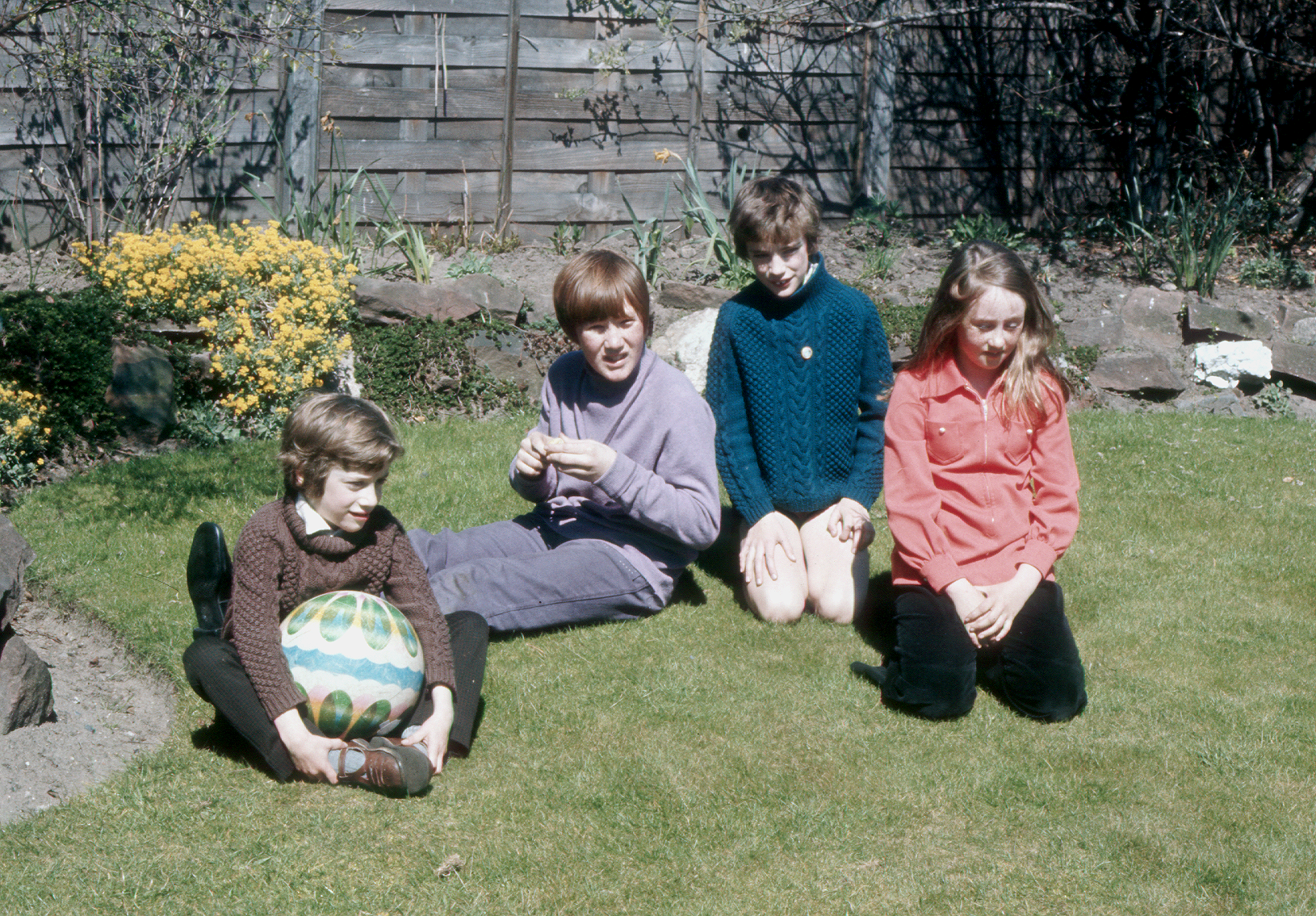 7303607k April 1973 - Jonathan B, Jonathan L, Simon and Joanna.