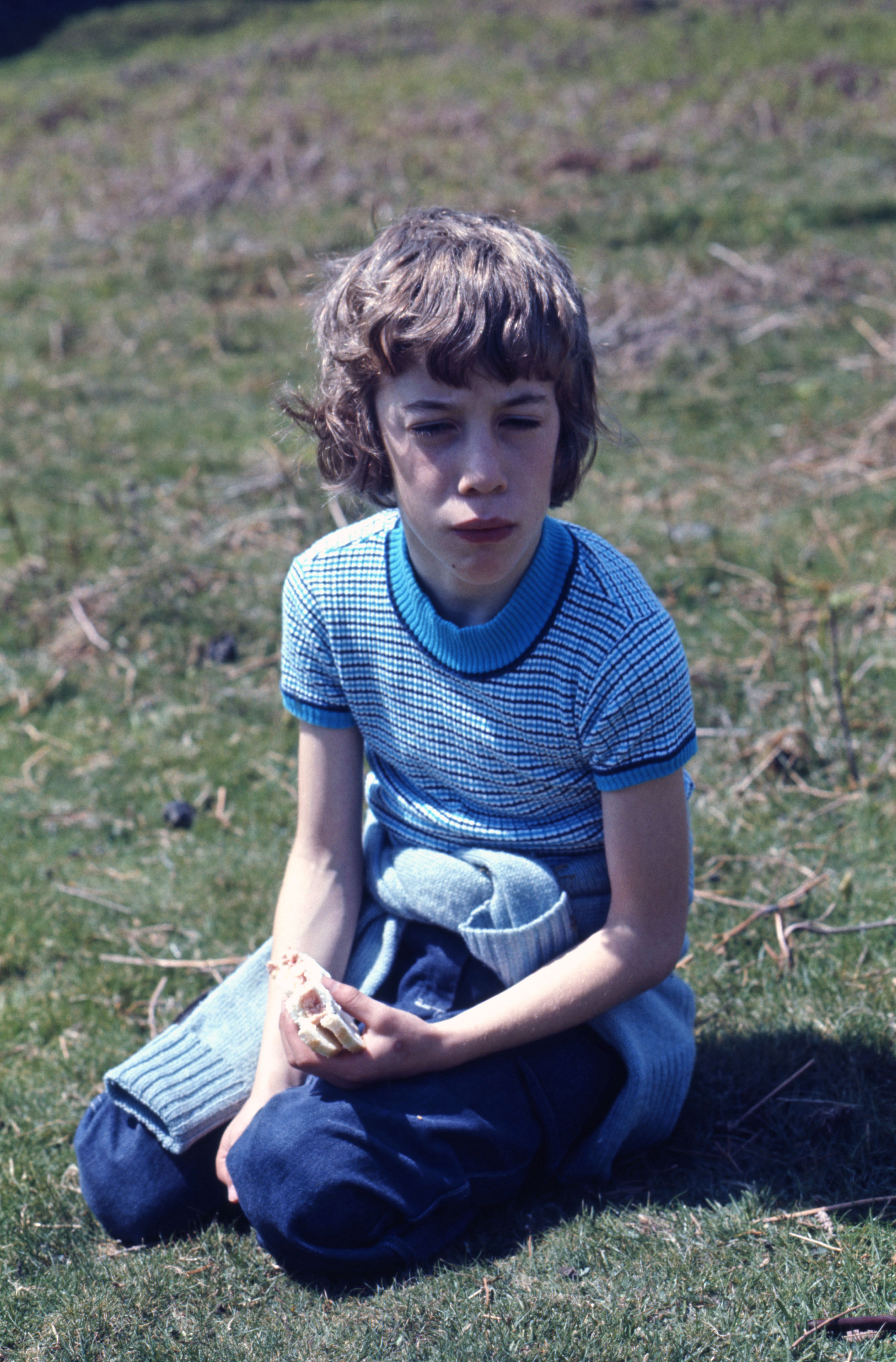 7404016 28 May 1974 - Jon having his lunch on our Youth Hostelling holiday.