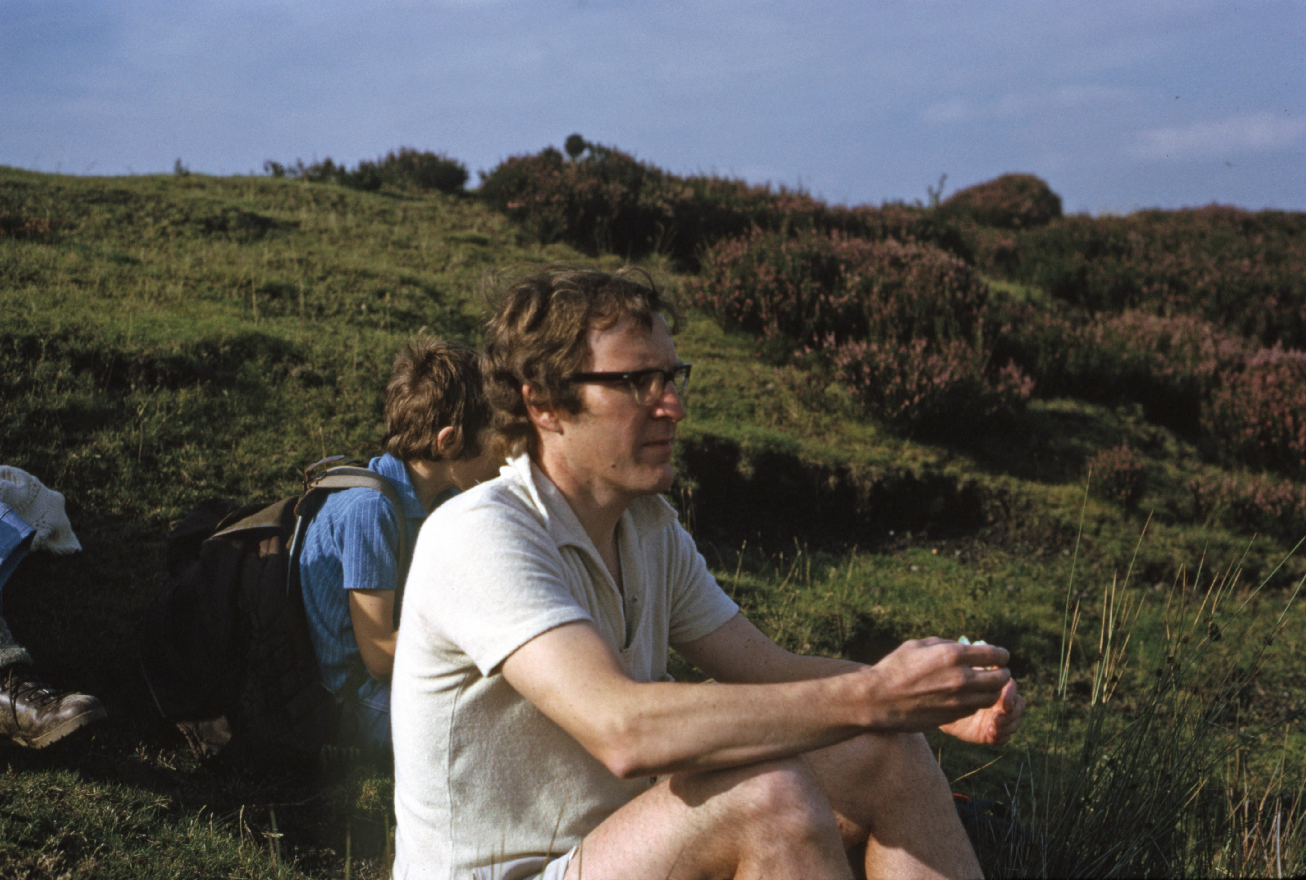 7404432 August 1974 - Malcolm taking a breather.