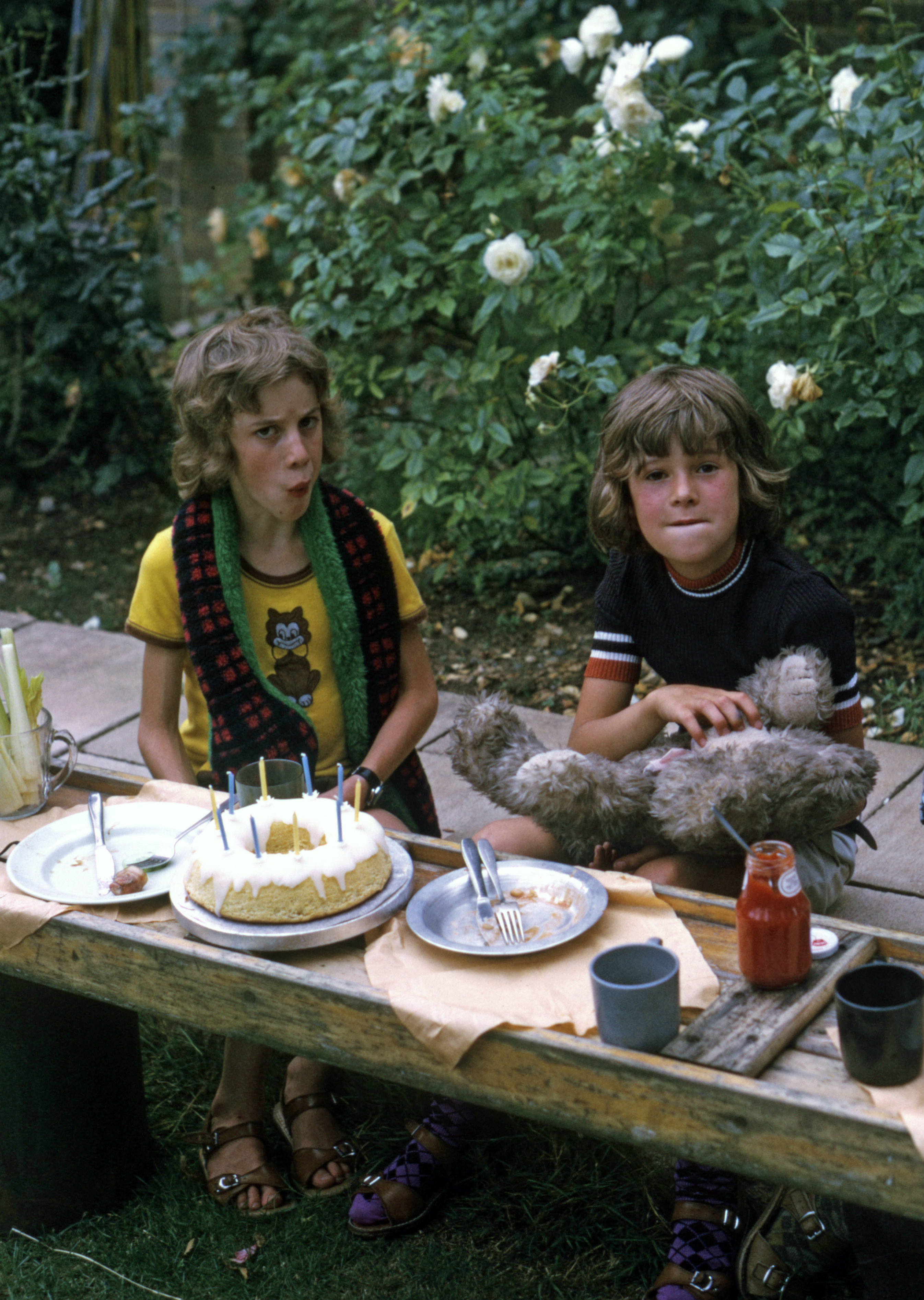 7505322 August 1975 - Jon and friend