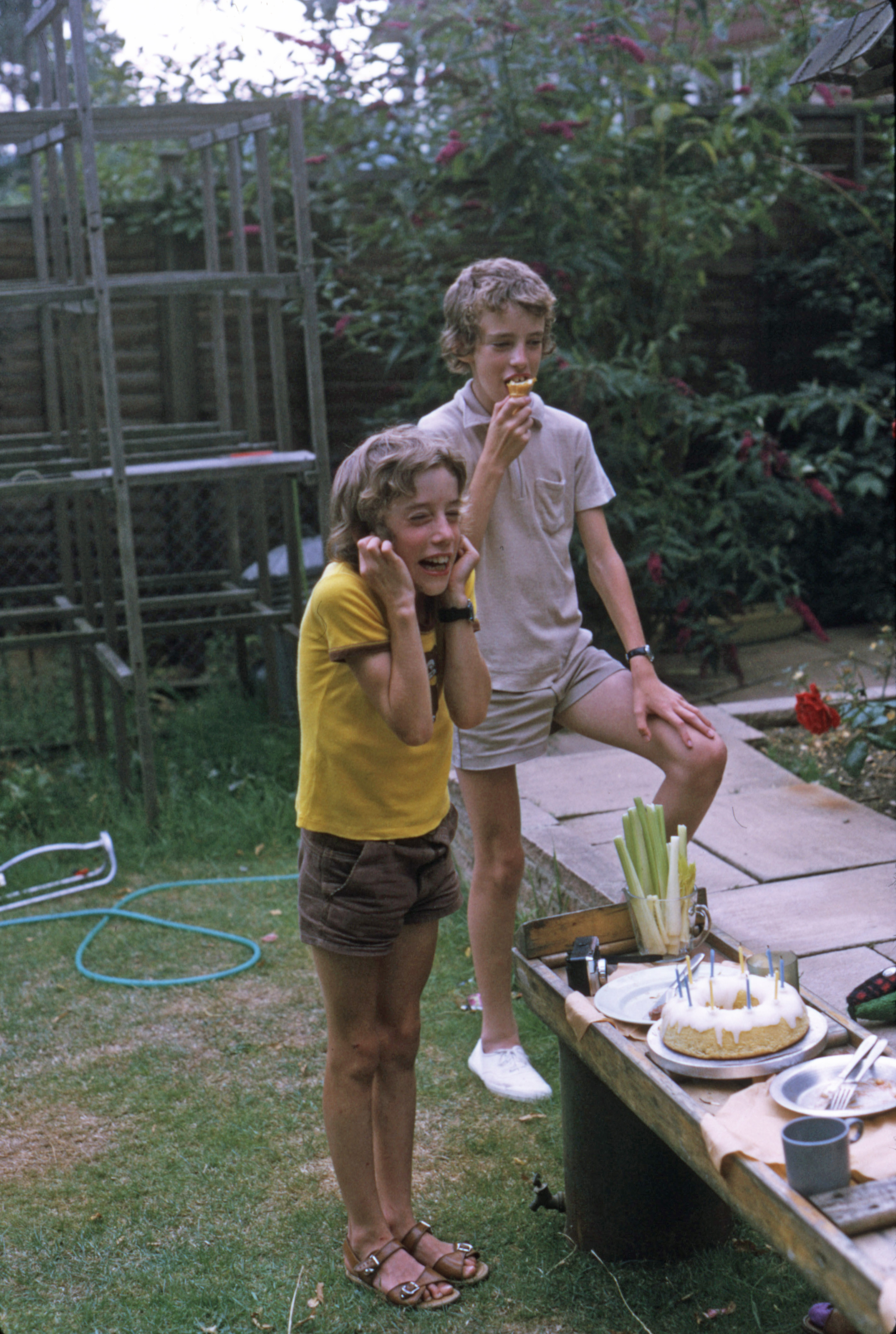 7505323 August 1975 - Jon and Simon