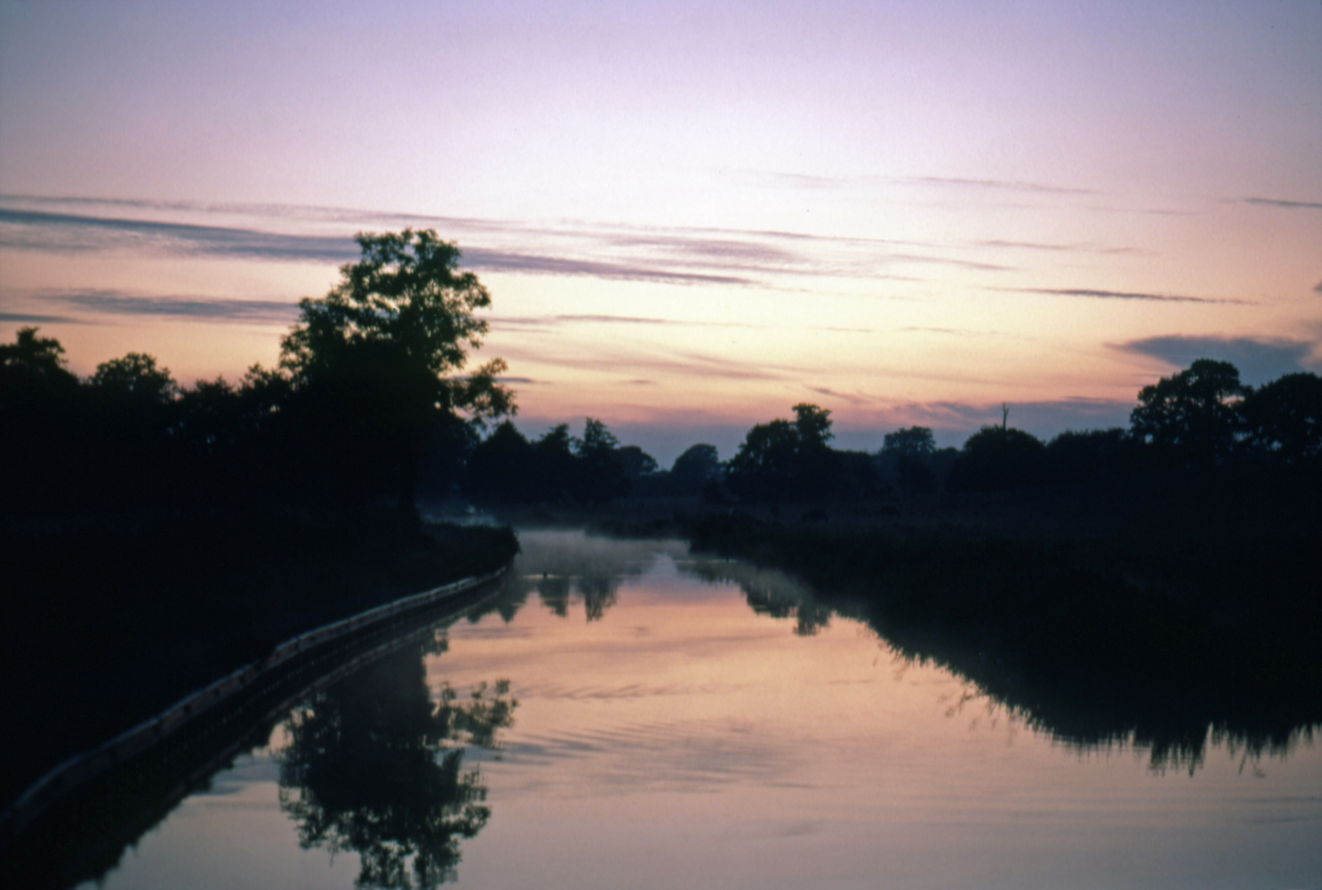 8408404 Sep 1984 Evening on the Llangollen Canal.