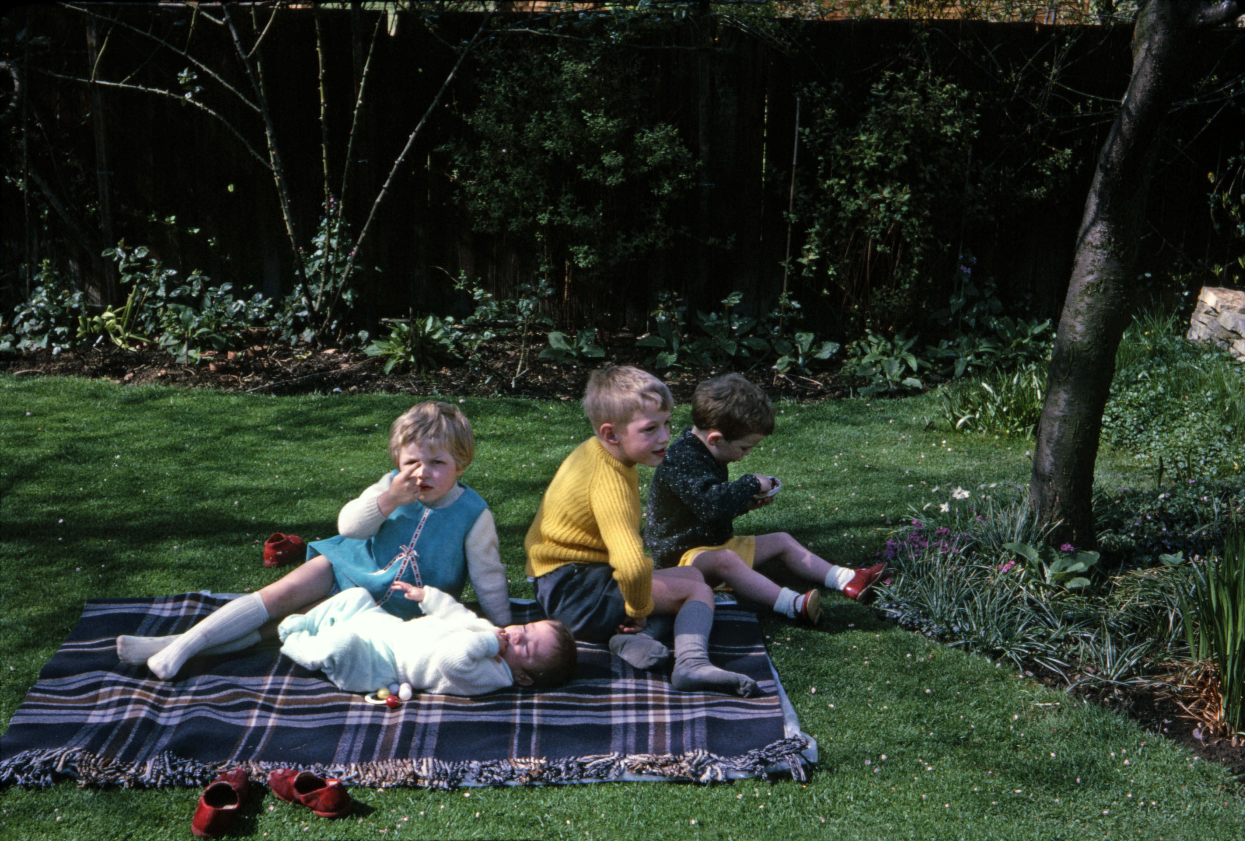 10 Apr 1966 The children in the garden at Hampton