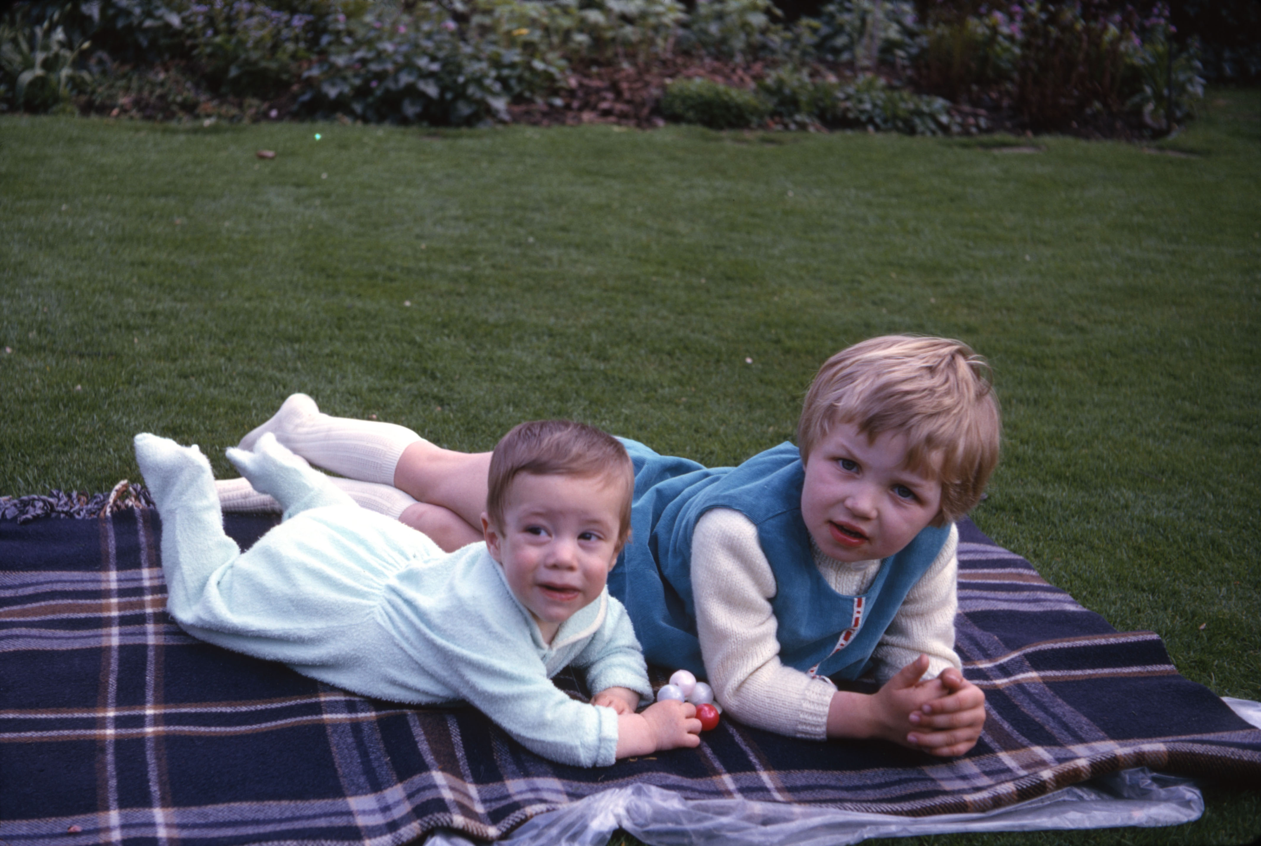 10 Apr 1966 Nicola and Jonathan