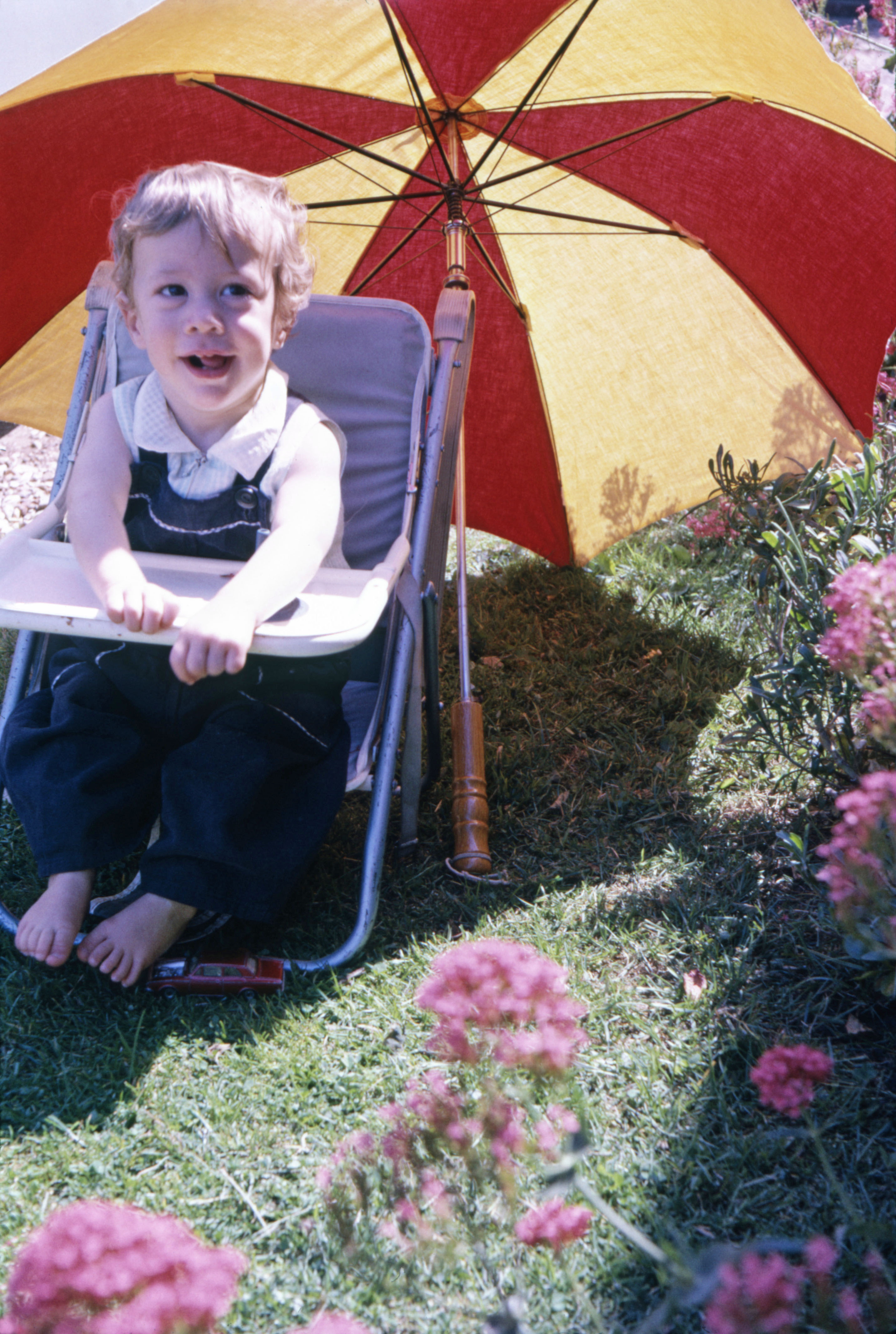 June 1966 Jonathan outside Puffins