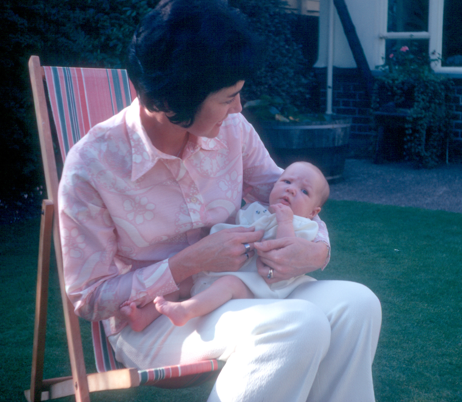 30 Aug 1970 Elizabeth holding Susan who is about 7 weeks old