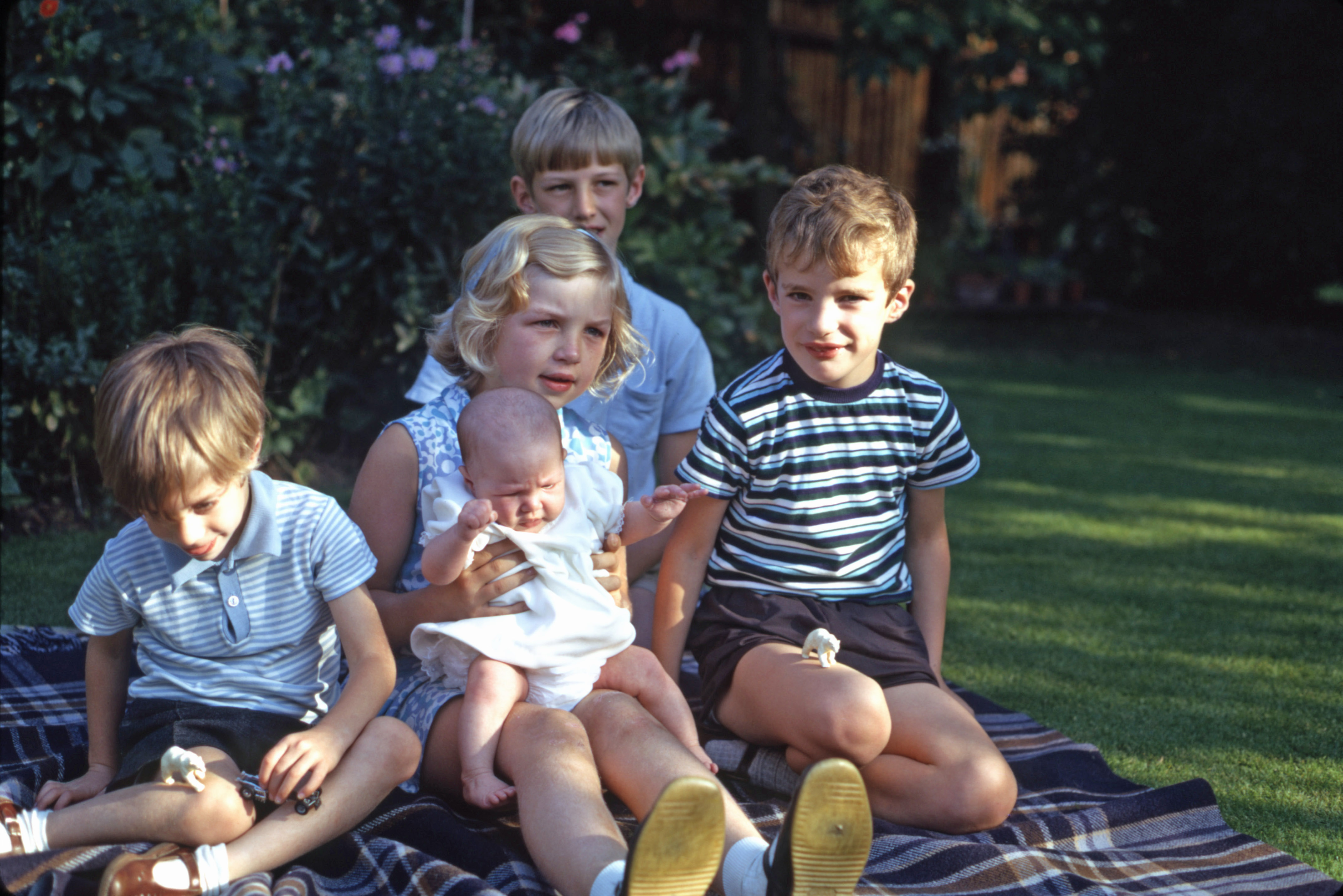 30 Aug 1970 All five grandchildren in the garden at Hampton.