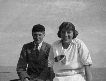 Robert Joan Robert and Joan Bradshaw in about 1926.