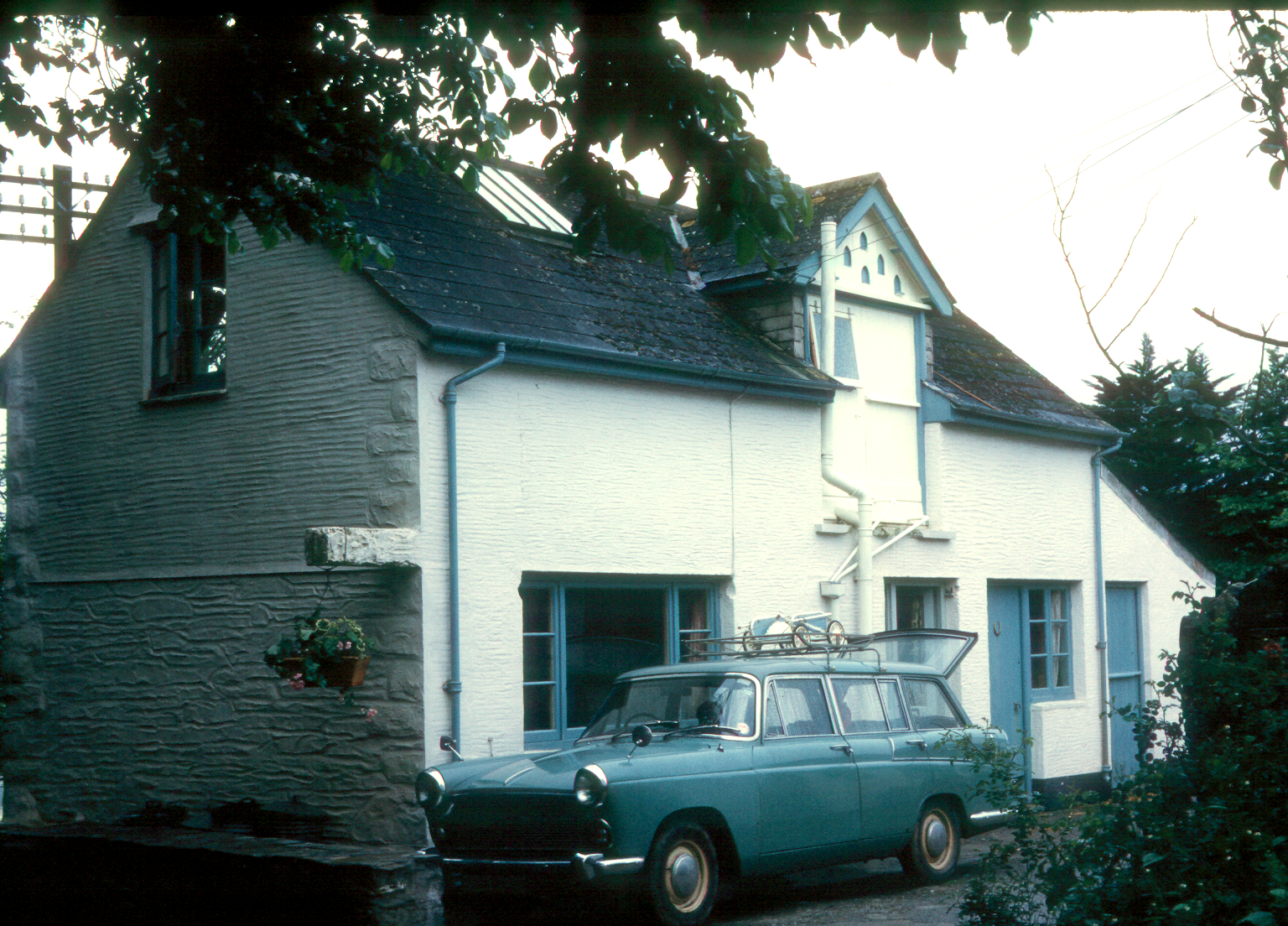 6801725k May 1968 - This is the cottage we stayed in at Talland Bay showing our Austin Cambridge outside.